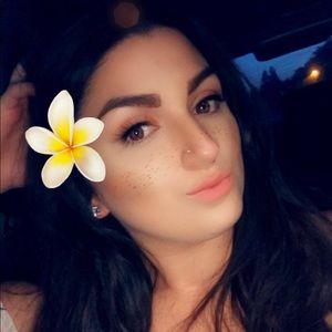 Meet your Posher, Samantha